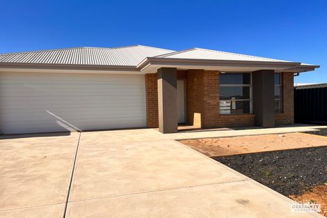 2 Nadine St, Munno Para, SA 5115
