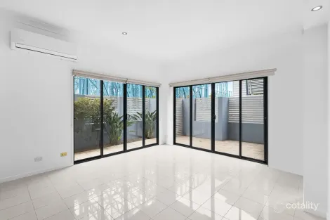 Property photo of 3/30 Depper Street St Lucia QLD 4067