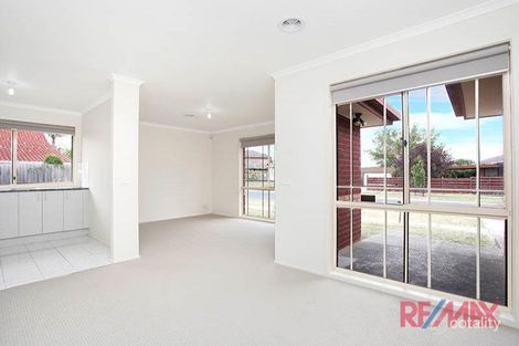 Property photo of 33 Cootamundra Street Doveton VIC 3177
