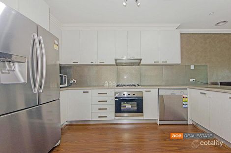 Property photo of 2/30 East Gateway Wyndham Vale VIC 3024