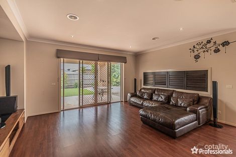 Property photo of 11 Lanata Way Brookfield VIC 3338
