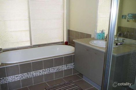 Property photo of 10 Dolphin Crescent Point Cook VIC 3030