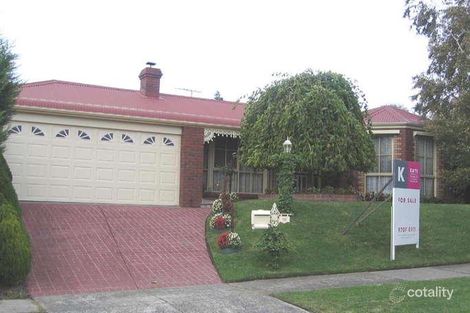 Property photo of 10 Ellaswood Close Berwick VIC 3806