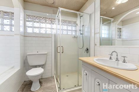 Property photo of 1 Dubbo Court Glen Waverley VIC 3150