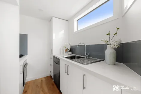 Property photo of 3/4 Albert Avenue Oakleigh VIC 3166