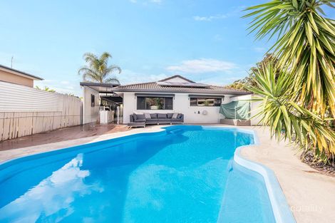 2/9 Eurimbula Ct, Paradise Point, QLD 4216