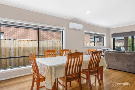 Property photo of 34 Aldergrove Parade Mickleham VIC 3064