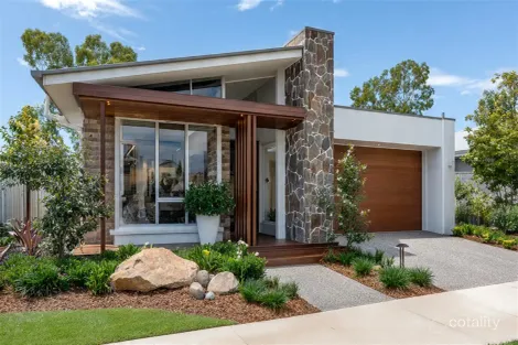 Property photo of 1 Ridgevale Boulevard Holmview QLD 4207