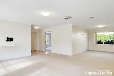 Property photo of 162 Bicentennial Drive Jerrabomberra NSW 2619