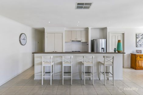 Property photo of 32 Golden Way Skye VIC 3977