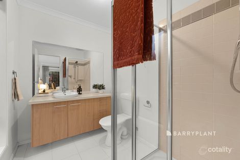 Property photo of 5 Grevillea Place Pakenham VIC 3810