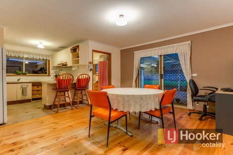 Property photo of 40 Cairns Road Hampton Park VIC 3976