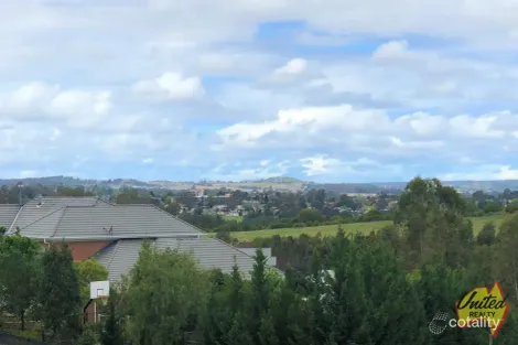 Property photo of 16 Domenics Place Grasmere NSW 2570