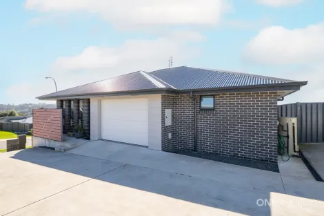 Property photo of 1/1 Moonbeam Place Ulverstone TAS 7315