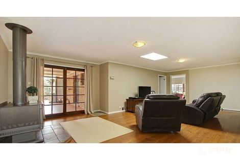Property photo of 4 Julian Avenue Scoresby VIC 3179