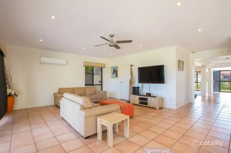 Property photo of 31 Glenwater Crescent Helensvale QLD 4212