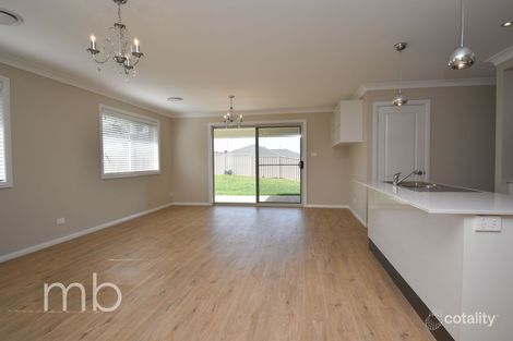 Property photo of 84 Botanic Way Orange NSW 2800