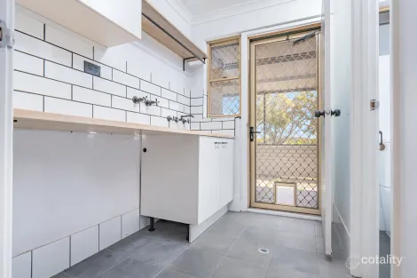 Property photo of 3 Oceanside Drive Wandina WA 6530