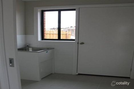 Property photo of 16/20-22 Roslyn Park Drive Harkness VIC 3337