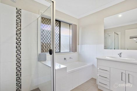 Property photo of 37 Sandstone Way Little Mountain QLD 4551
