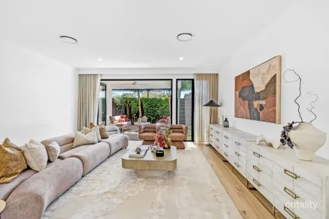 1/5 Avanti St, Mermaid Waters, QLD 4218