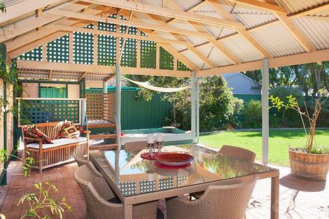 Property photo of 8 Pelican Place Dunsborough WA 6281