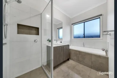 Property photo of 36 Vital Drive Tarneit VIC 3029