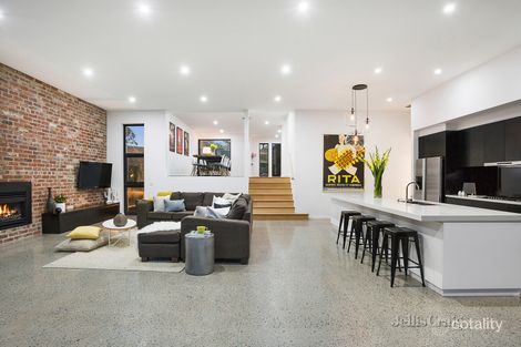 Property photo of 116 Thompson Crescent Research VIC 3095