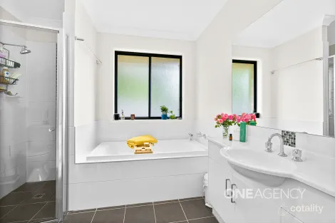 Property photo of 12 Banool Circuit Bomaderry NSW 2541