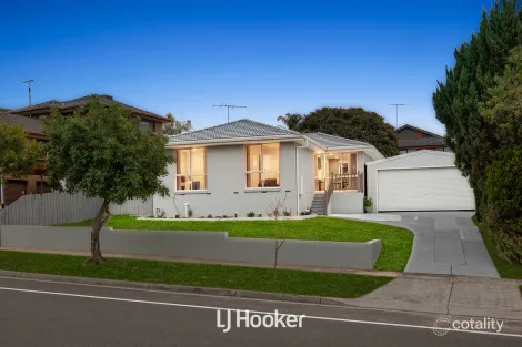 Property photo of 31 Thomas Mitchell Drive Endeavour Hills VIC 3802