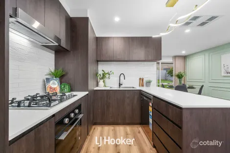 Property photo of 31 Thomas Mitchell Drive Endeavour Hills VIC 3802