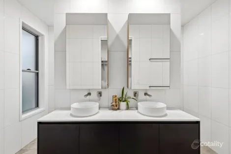 Property photo of 14 Wilgee Court Cooroy QLD 4563