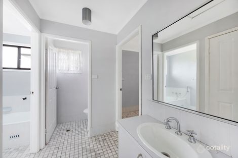 Property photo of 43 Anembo Avenue Summerland Point NSW 2259