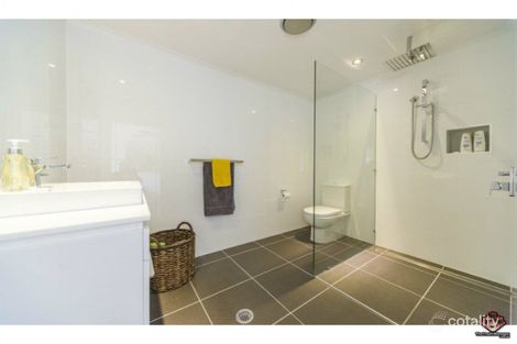 Property photo of 1 Tambo Court Helensvale QLD 4212