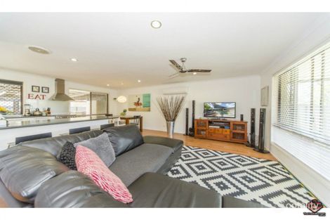 Property photo of 1 Tambo Court Helensvale QLD 4212