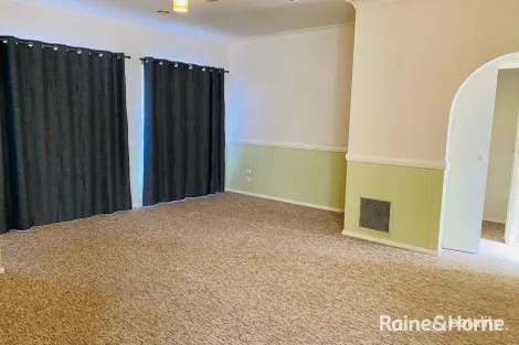 Property photo of 82-84 Torulosa Way Orange NSW 2800