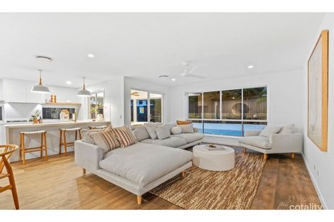 1/6 Teresa Lane, Labrador, QLD 4215