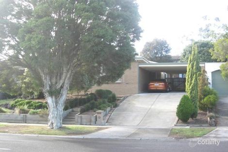 Property photo of 14 Joseph Banks Crescent Endeavour Hills VIC 3802