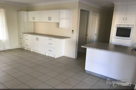 Property photo of 3 Sharlyn Crescent Emerald QLD 4720