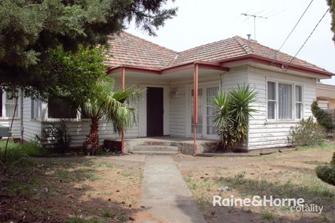 11 ELIZABETH ST, ST ALBANS, VIC 3021