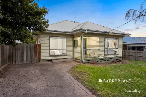 Property photo of 56 Lampard Road Drouin VIC 3818