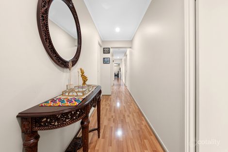 Property photo of 17 Hurlingham Way Craigieburn VIC 3064
