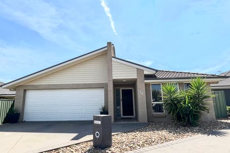 3a Garland Pl, Young, NSW 2594
