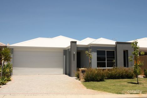 8 Apium Mews, Lake Coogee, WA 6166