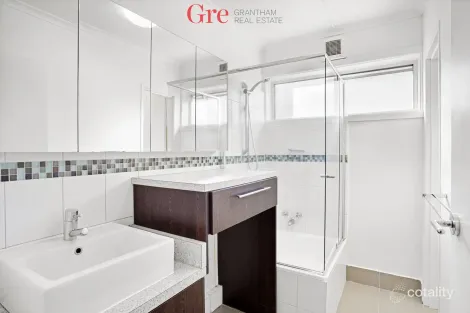 Property photo of 2/262 Buckley Street Essendon VIC 3040