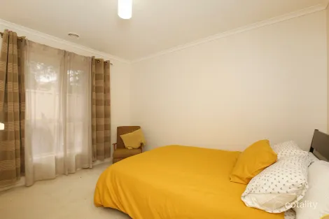 Property photo of 10 Windeatt Close Mill Park VIC 3082