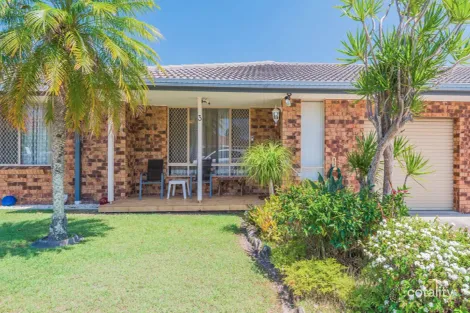 3/4 Toona Pl, Yamba, NSW 2464