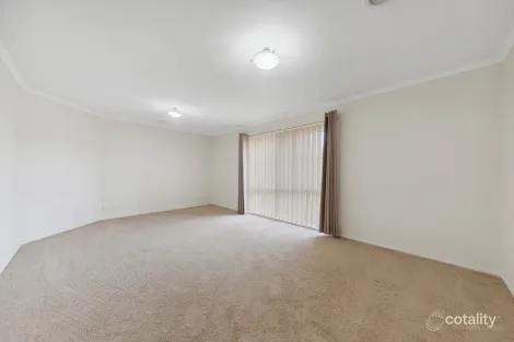 Property photo of 33 Oaklands Way Pakenham VIC 3810