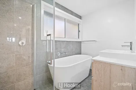 Property photo of 31 Tirabeenba Drive Bolton Point NSW 2283