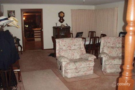 Property photo of 8 Baradine Court Sunbury VIC 3429